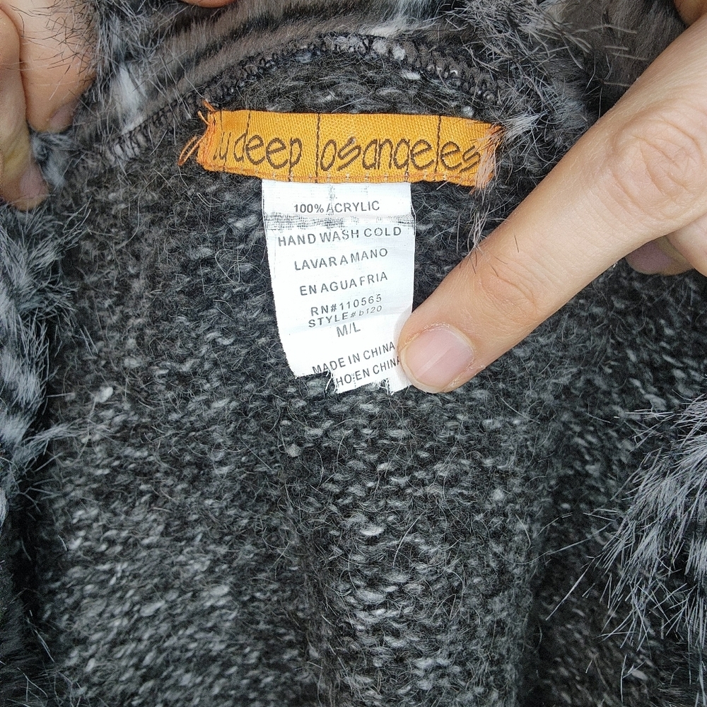 By Deep Los Angeles Y2K Faux Fur Collared Knit Jacket Size M/L - Picture 8 of 8